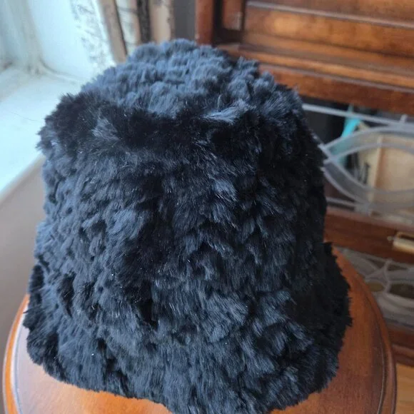 Real fur Toque - Picture 2 of 5